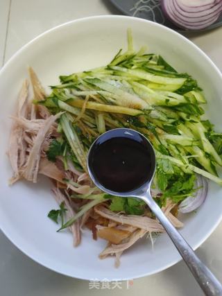 老干妈拌鸡胸肉的做法步骤:6