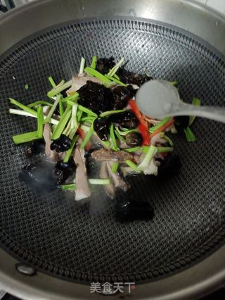蒜黄炒羊肉的做法步骤:8