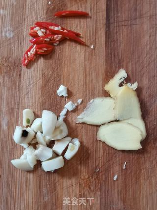 回锅肉炒芹菜的做法步骤:4