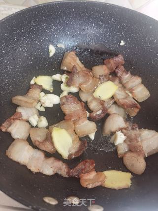 回锅肉炒芹菜的做法步骤:9