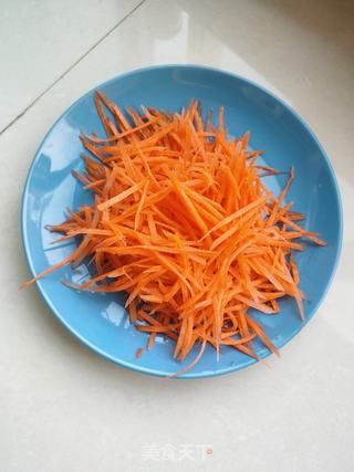 萝卜丝炒白菜的做法步骤：1