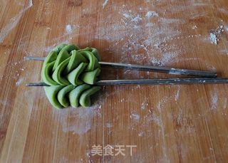 菠菜汁花样馒头的做法步骤:8