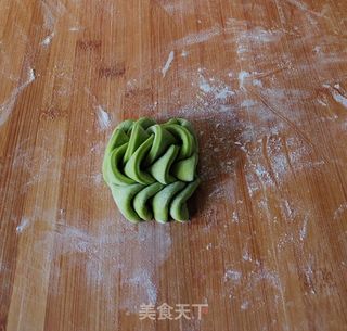菠菜汁花样馒头的做法步骤:9