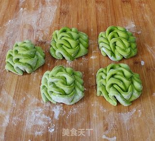 #菠菜汁花样馒头的做法图解11