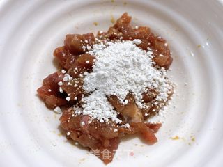 牛年牛牛！经典青椒炒牛肉丝er的做法步骤：4