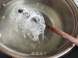 五花肉粉丝炖酸菜的做法步骤:8