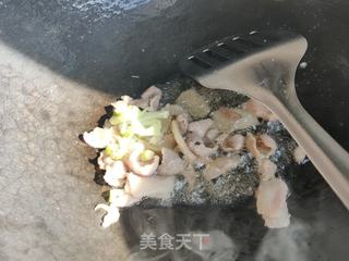 五花肉粉丝炖酸菜的做法步骤：10