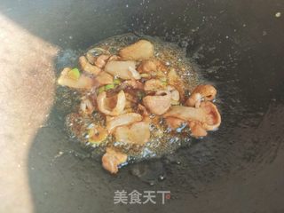 五花肉粉丝炖酸菜的做法步骤:11