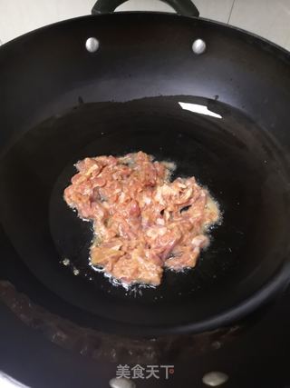 辣椒肉丝的做法步骤：2