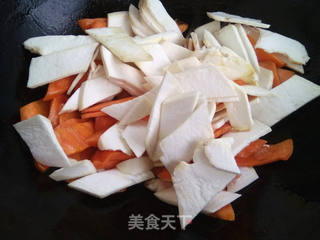 杏鲍菇炒胡萝卜的做法步骤:5