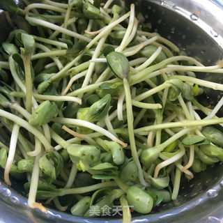 蒜香炒豆苗的做法步骤：2
