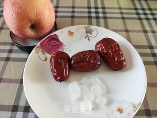 红枣苹果糖水的做法步骤：1