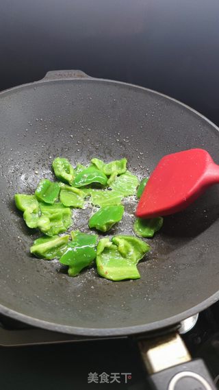 改良版的麻辣香锅,给减肥人准备的超好吃的缤纷蔬菜煲的做法步骤:7