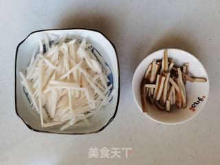 莲藕炒豆干的做法步骤:2