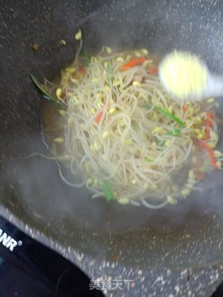 腊肉炒黄豆芽的做法步骤:9
