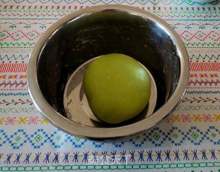 薄如蝉翼——菠菜汁春饼的做法步骤:4