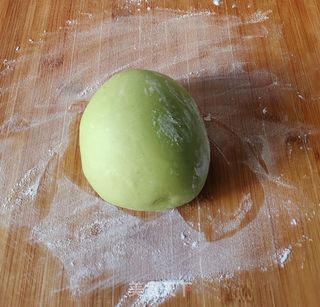 薄如蝉翼——菠菜汁春饼的做法步骤:5