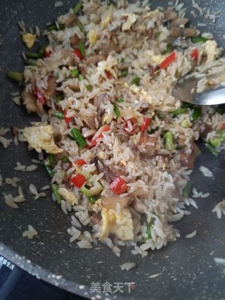 腊肉蒜薹炒饭的做法步骤:16