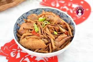 小鸡炖蘑菇的做法步骤:10
