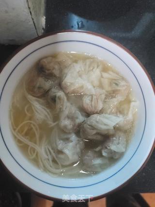 菠菜云吞面的做法步骤:7
