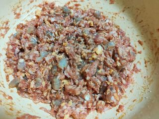 猪肉白菜三鲜水饺的做法步骤:3