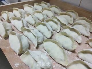 猪肉白菜三鲜水饺的做法步骤:8