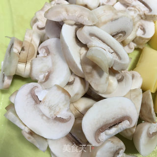 蘑菇豆腐汤的做法步骤：5