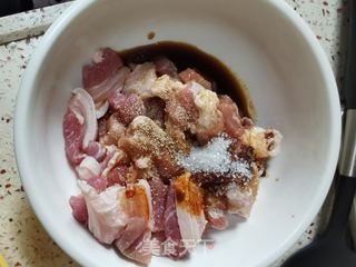 荷叶粉蒸肉的做法步骤:3