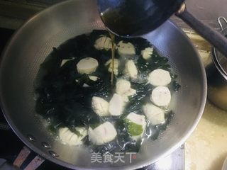 海菜粉丝鱼丸汤的做法步骤：6