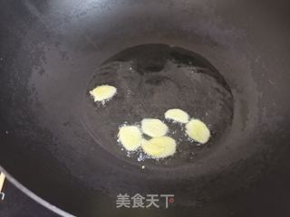 富贵花开靠大虾的做法步骤:3