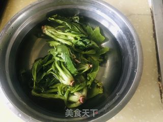 面筋胡萝卜丝拌菠菜的做法步骤：3