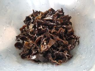 鱼香肉丝的做法步骤:3