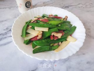 山药炒腊肠荷兰豆的做法步骤：4