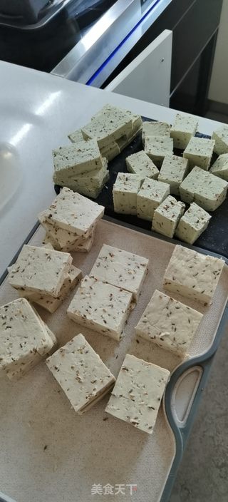 油炸网红豆腐被我吃出了新高度的做法步骤:2