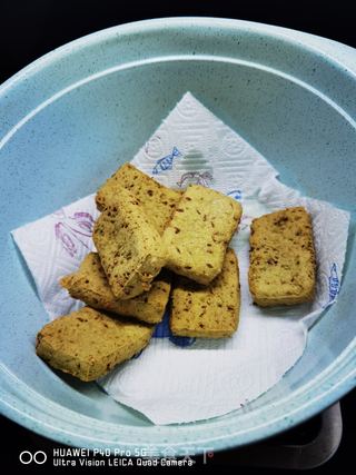油炸网红豆腐被我吃出了新高度的做法步骤:6