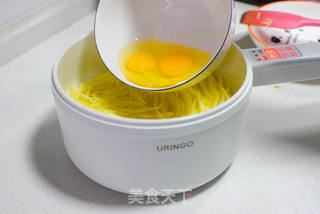 土豆丝鸟巢蛋的做法步骤:5