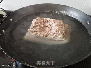 梅菜红烧肉的做法步骤:2
