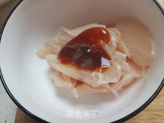 鸡胸肉炒木耳的做法步骤:2