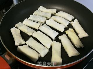 虾仁荠菜春卷的做法步骤:11