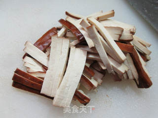 素馅春卷的做法步骤：3