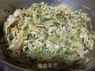 西葫虾仁烫面蒸饺的做法步骤:12