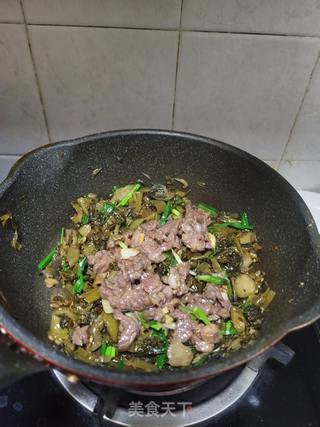 牛肉炒酸菜的做法步骤:10
