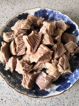红烧牛肉土豆豆角的做法步骤:3