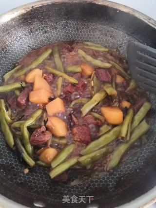 红烧牛肉土豆豆角的做法步骤:15