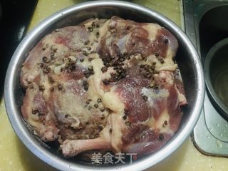 极简派腊鸭腿的做法步骤：4