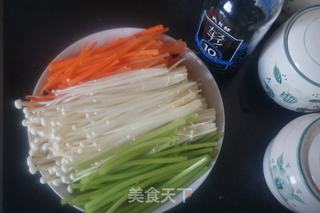 原汁原味白灼三彩时蔬的做法步骤：1