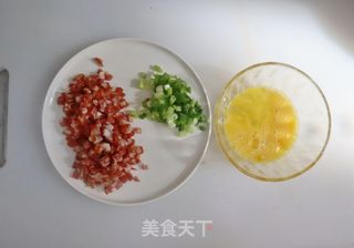 腊肠炒小米饭的做法步骤:4