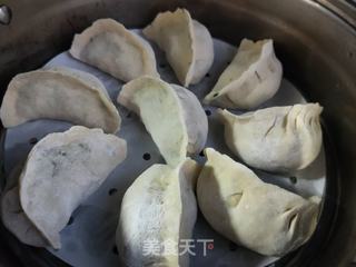 玉米面野菜鸡蛋蒸饺的做法步骤:11