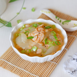 夏季易水肿，4种食物赶走大象腿