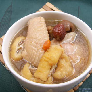美容汤花胶炖鸡---附（干鱼肚）的泡发方法